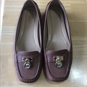 Michael Kors Size 6 Brown Loafer Like New